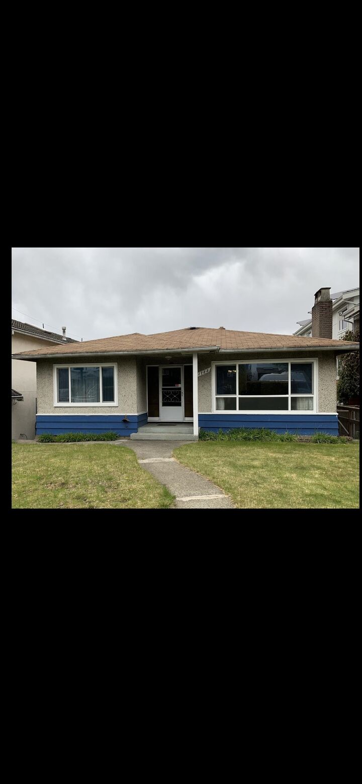 1723 E 33rd Avenue — photo 1
