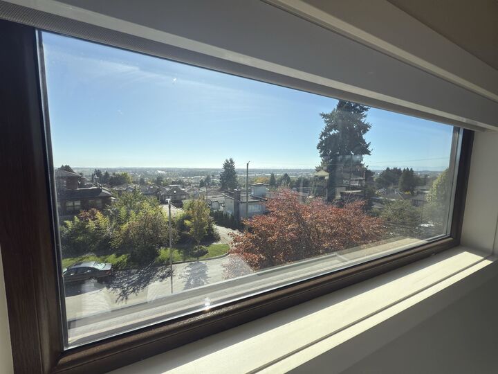7689 Jasper Crescent — photo 1