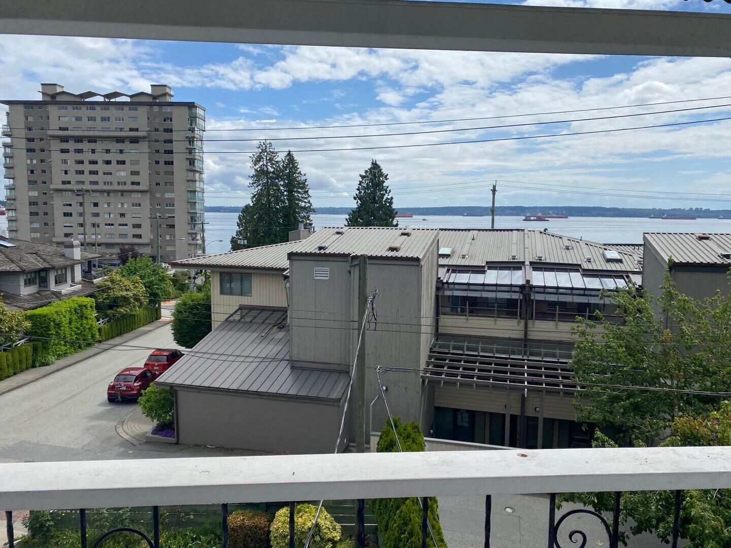 Property Photo:  299 24th Street B  BC V7V 4G9 