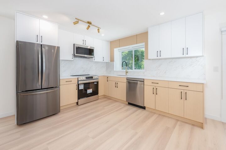 Property Photo: 15092 19A Avenue BC V4A 7G8
