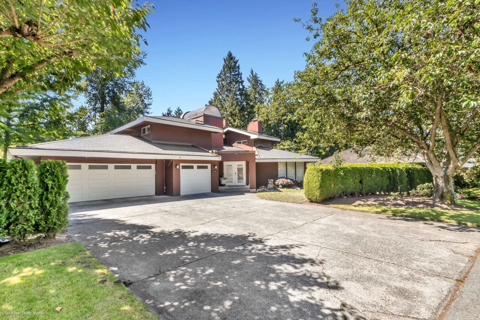 Property Photo: 12936 21B Avenue BC V4A 7L4