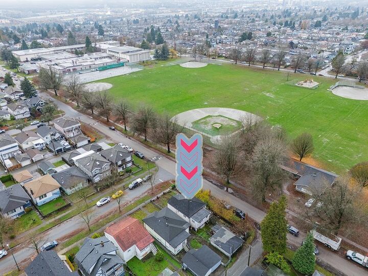 Property Photo: 1805 E 51st Avenue BC V5P 1W1