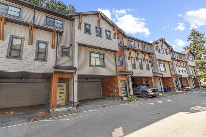 Property Photo: 45608 Bernard Avenue 5 BC V2P 1H8