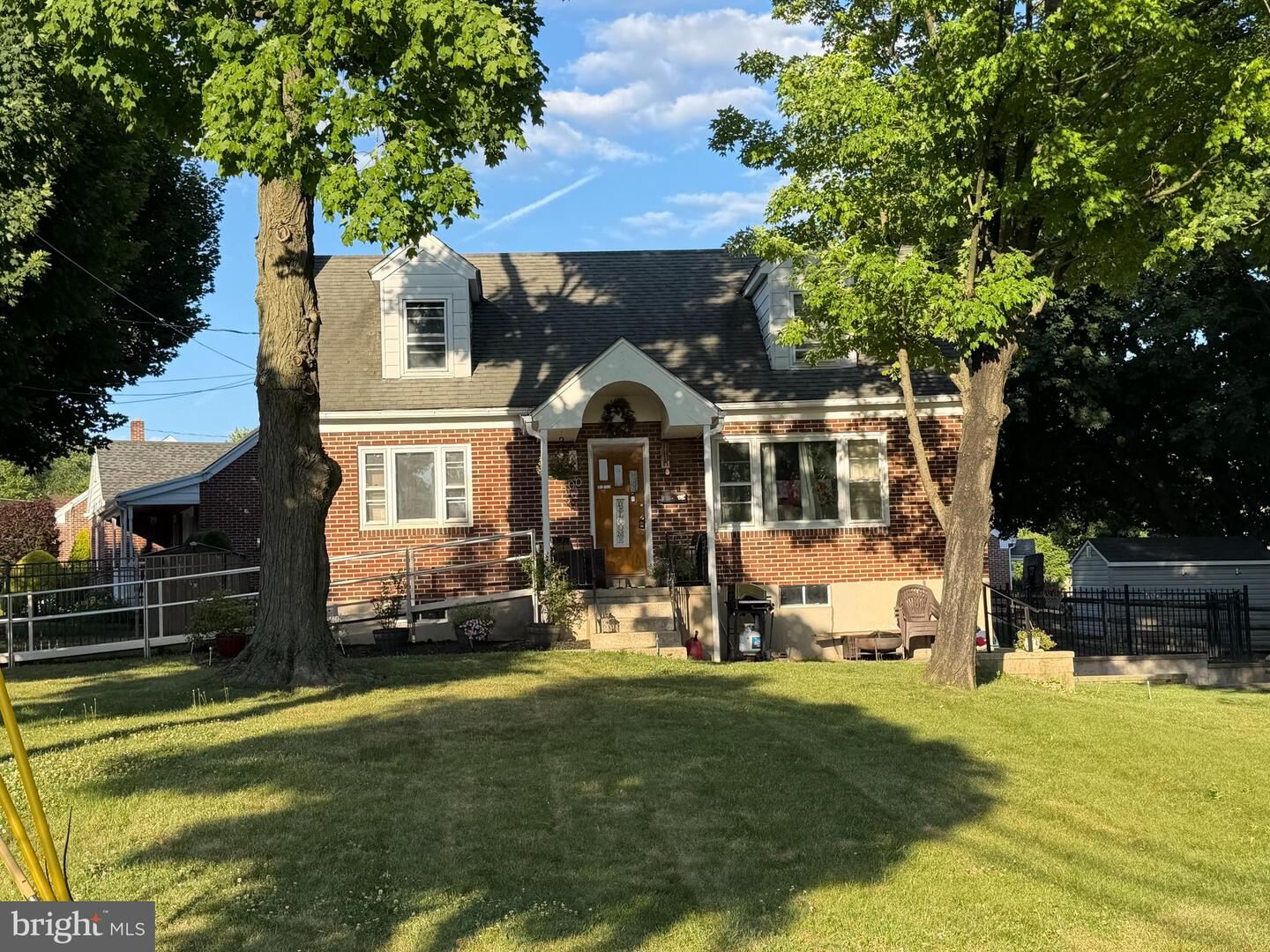Property Photo:  300 Park Av  PA 19560 