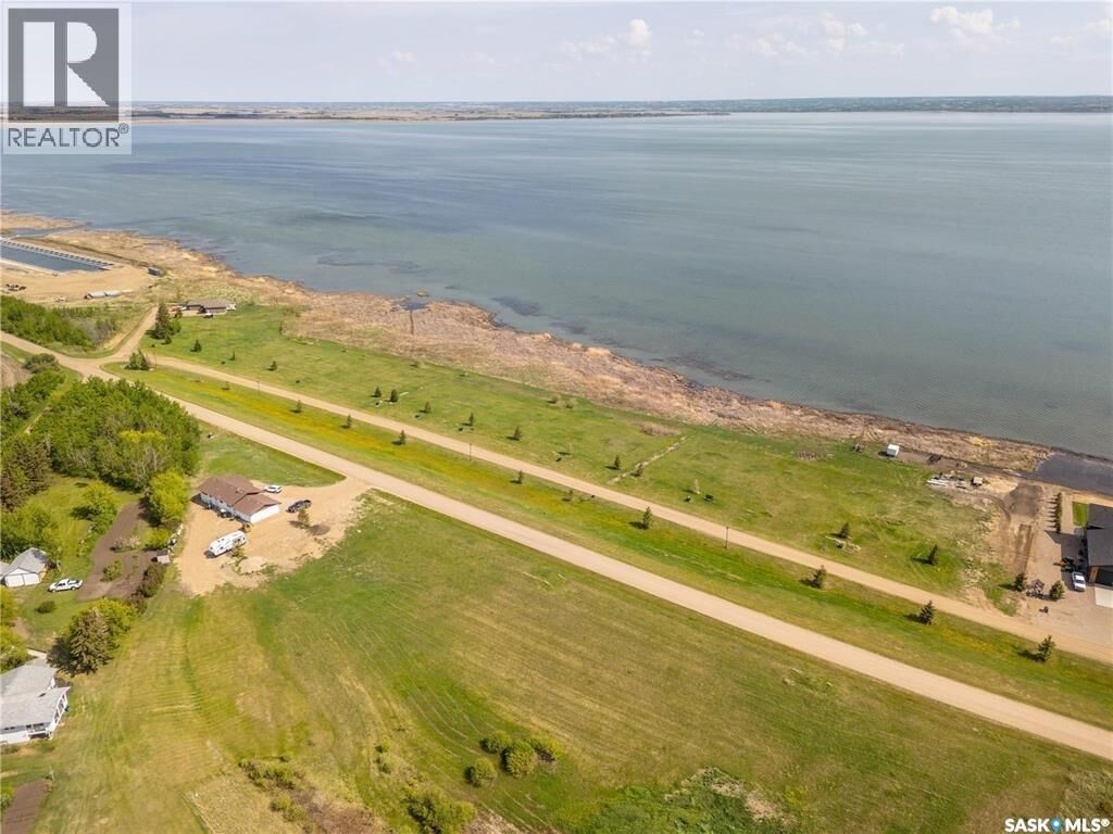Property Photo:  840 Lakeshore Drive  SK S0M 1X0 