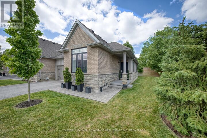 Property Photo:  1 Borden Trail  ON L3C 0H1 