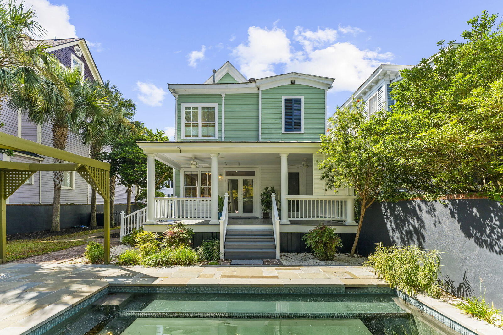 Property Photo:  6 Rutledge Avenue  SC 29401 