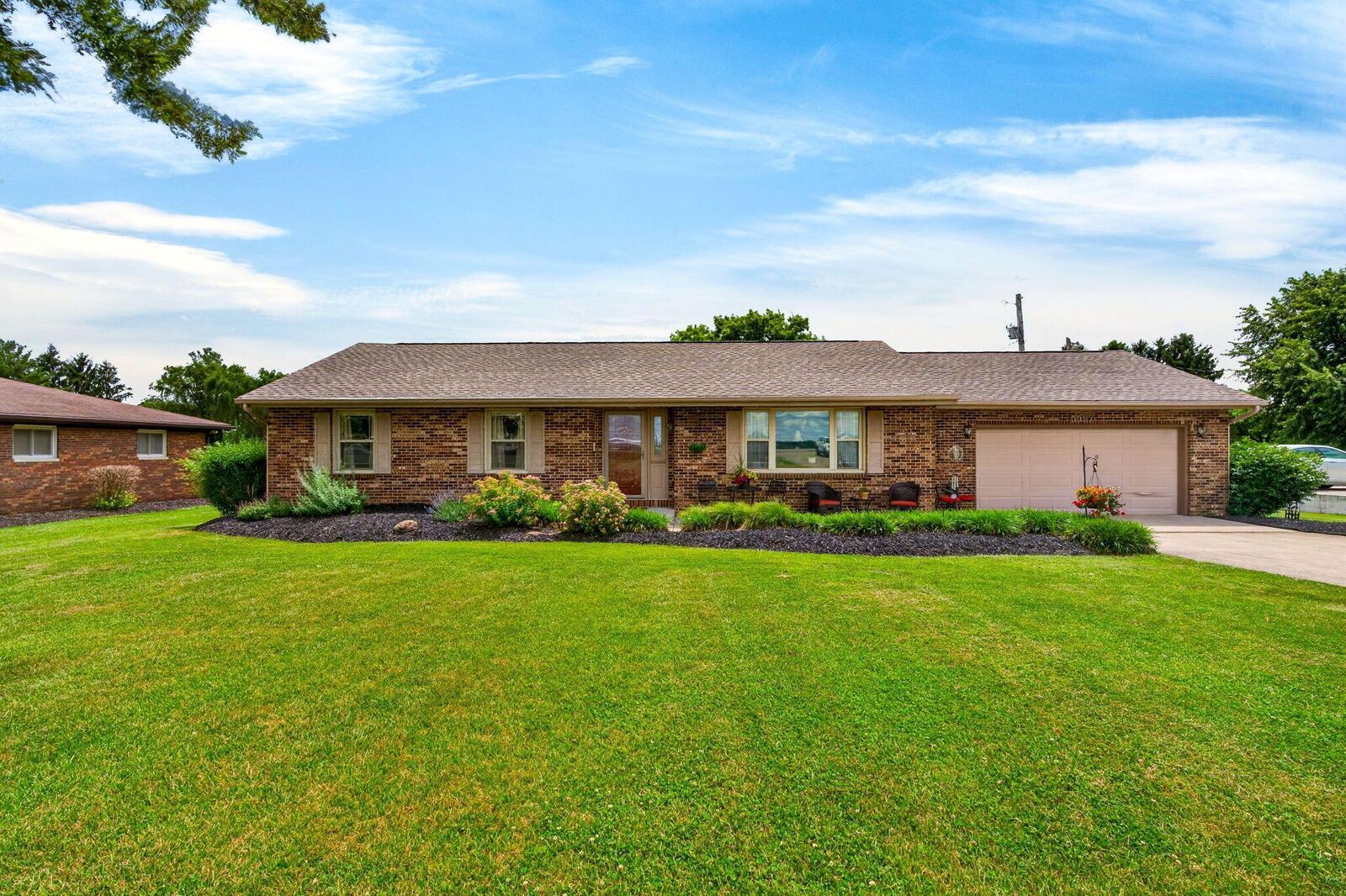 Property Photo: 6987 State Route 762 OH 43146