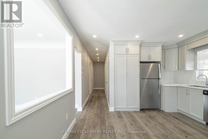 Property Photo:  196 Upper Paradise Road 1  ON L9C 5B9 