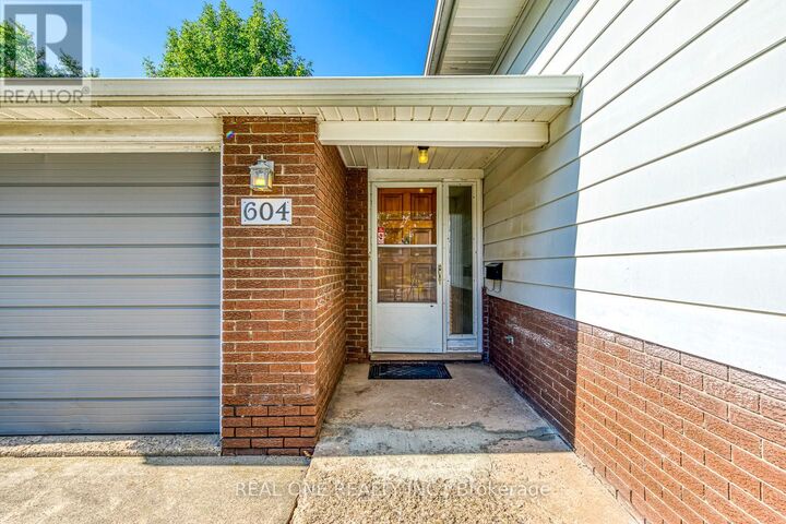 Property Photo:  604 Bridle Wood  ON L7L 4C7 