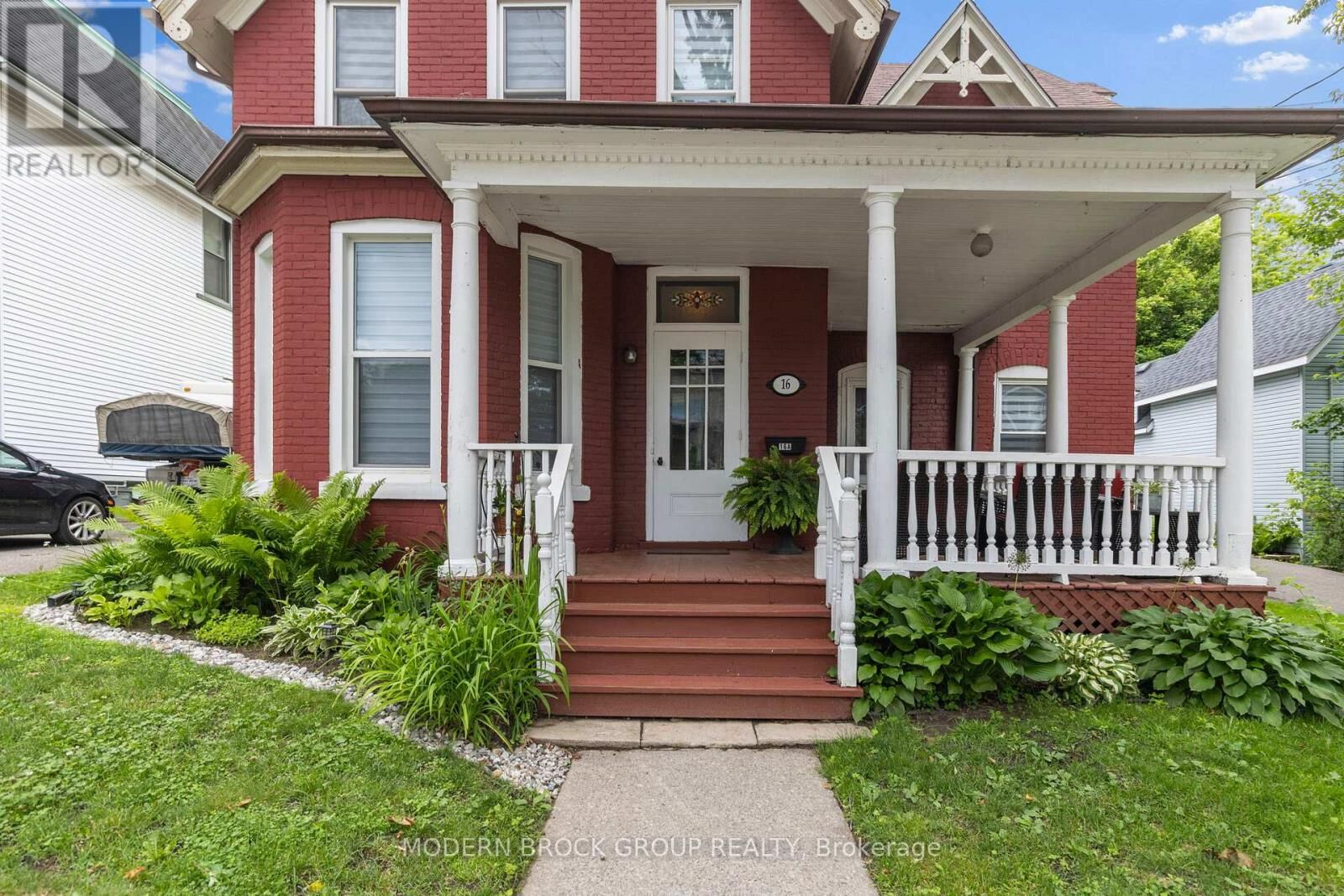 Property Photo: 16 Beecher Street ON K6V 5L9