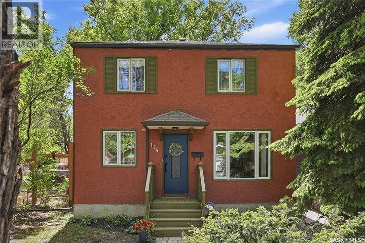 Property Photo:  114 7th Street E  SK S7H 0W8 