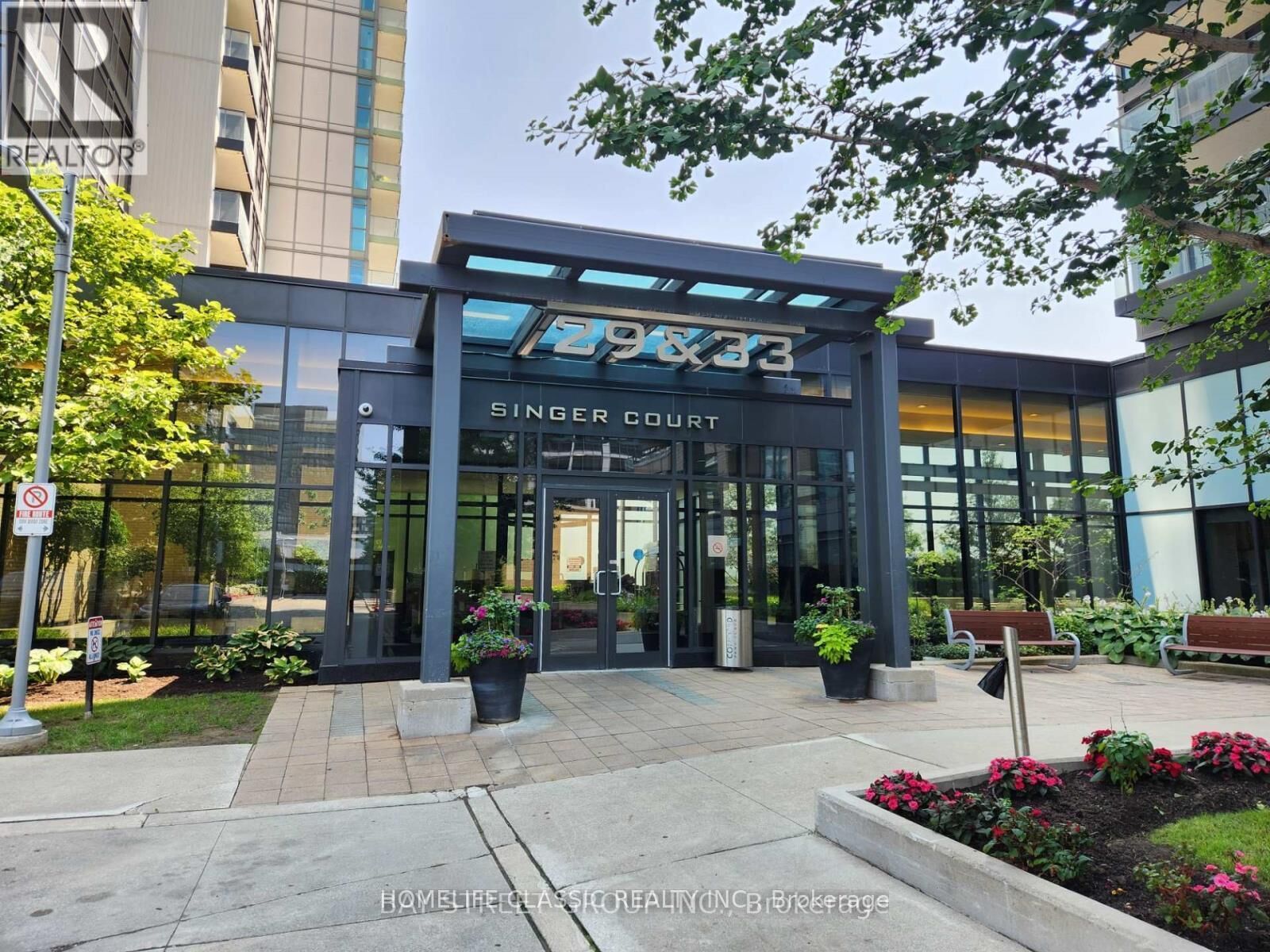 Property Photo:  29 Singer Court 3107  ON M2K 0B3 