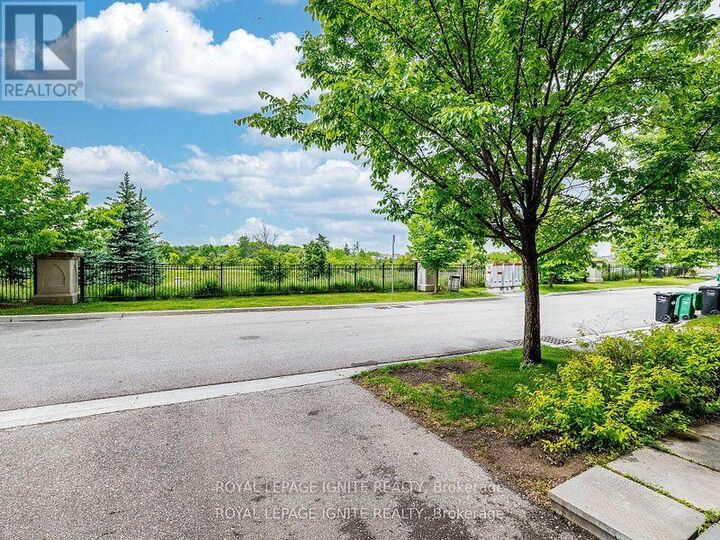 Property Photo:  37 Aspen Hills Road  ON L6Y 6E4 