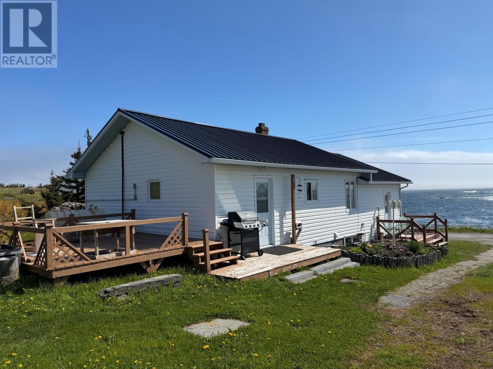 Property Photo:  10 Seaview Drive  NL A0G 2Y0 