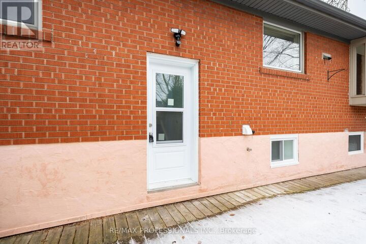 Property Photo:  635 Peele Boulevard  ON L7R 3B8 