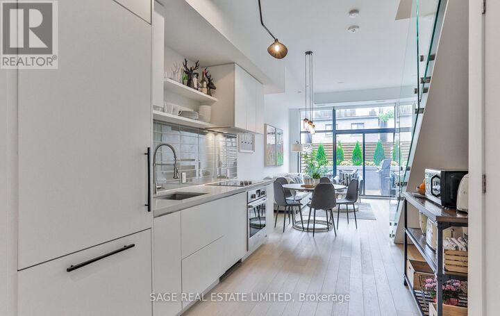 Property Photo:  35 Wabash Avenue 110  ON M6R 0A9 