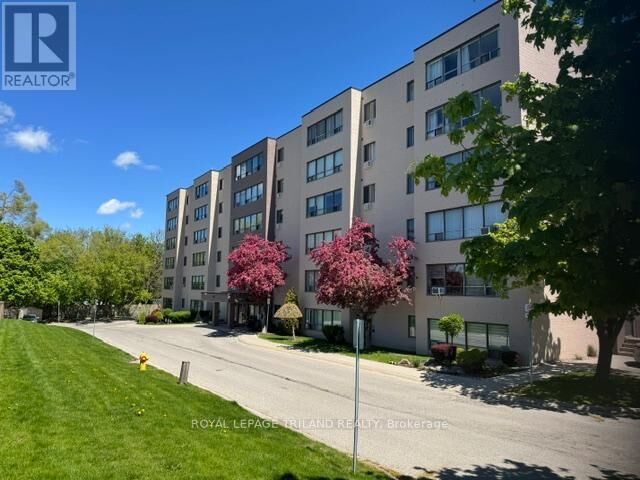 Property Photo:  650 Cheapside Street 605  ON N5Y 5J8 