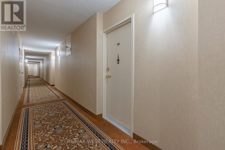 Property Photo:  121 Ling Road 1509  ON M1E 4Y2 