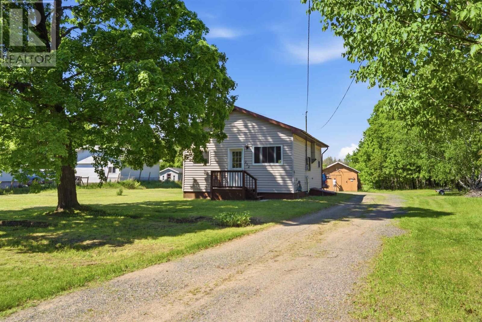 Property Photo:  252 Youngfox Rd  ON P0R 1B0 