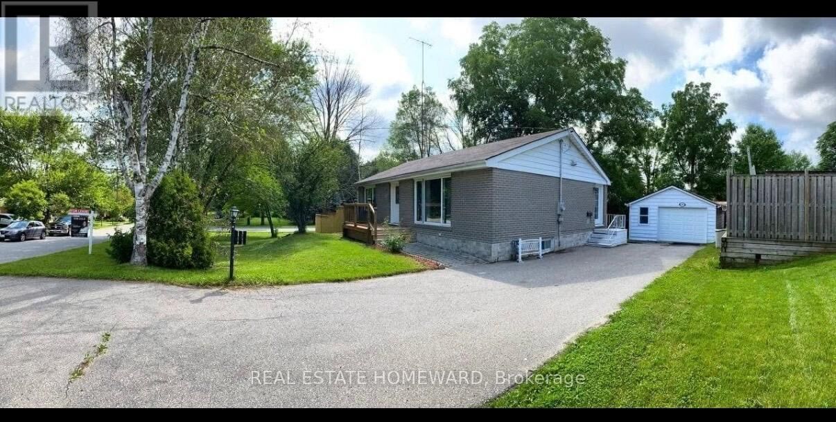 Property Photo:  184 Avenue Road Lower  ON L3Y 1N6 
