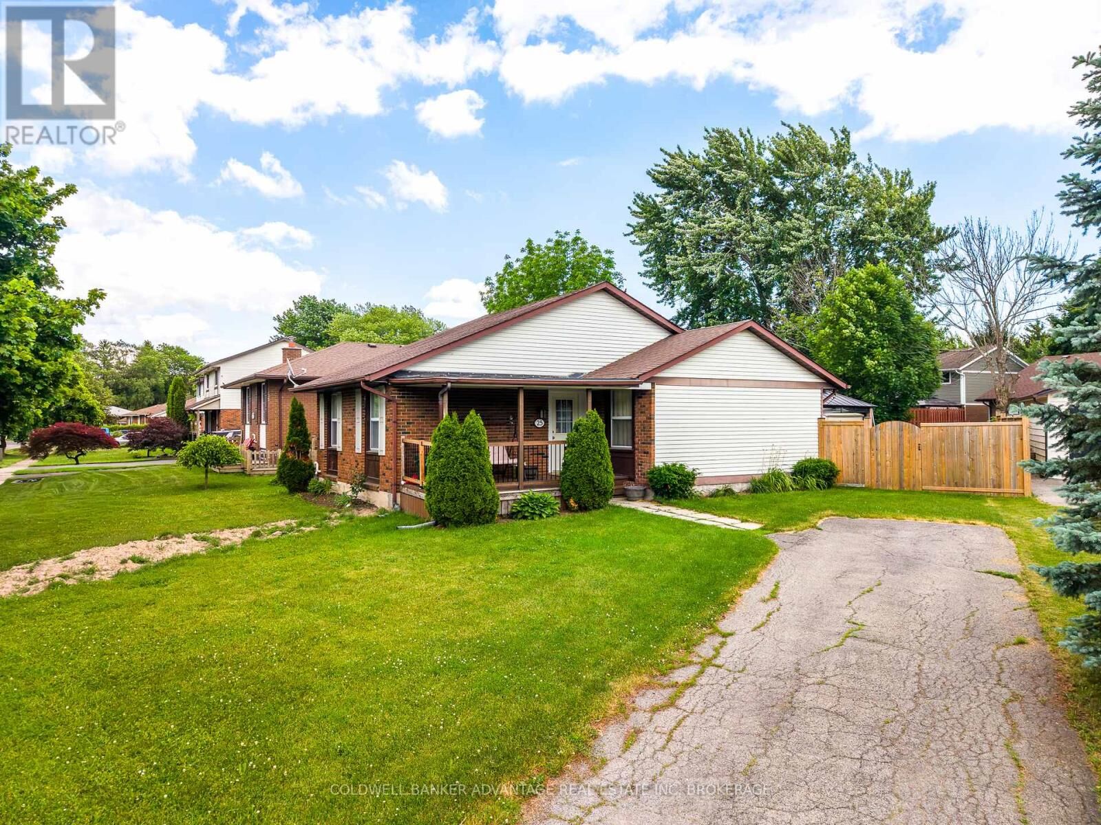 Property Photo: 25 Newleaf Crescent ON L3C 6B4