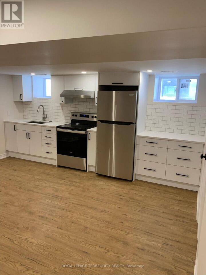 Property Photo:  1527 Dufferin Street Lower  ON M6H 3L5 