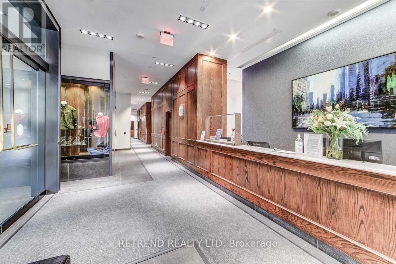 Property Photo: 426 University Avenue 1709 ON M5G 1S9