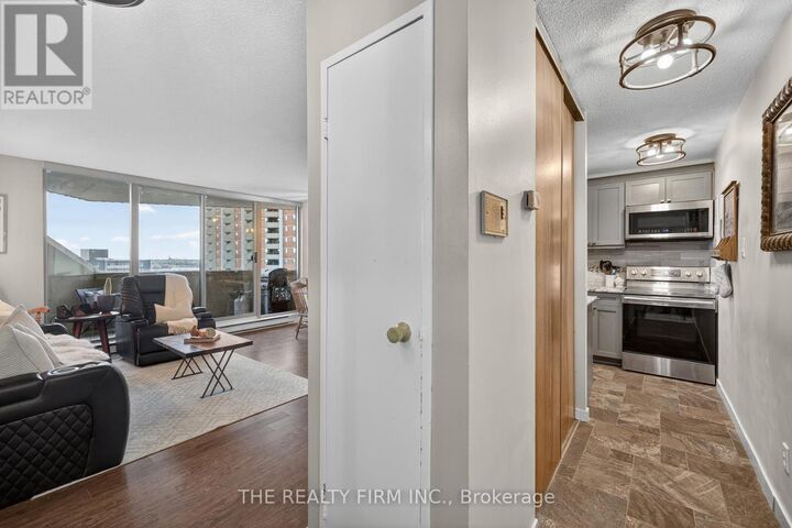 Property Photo:  1103 Jalna Boulevard 705  ON N6E 2W8 