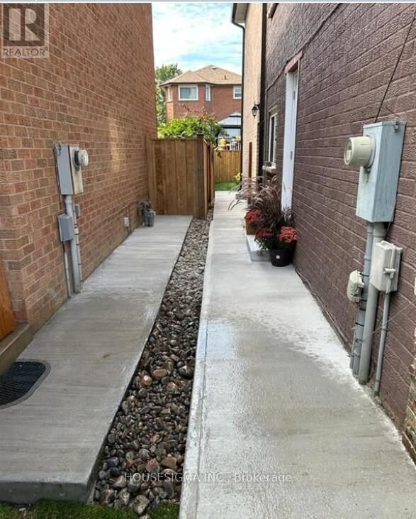 Property Photo:  659 Roselaire Trail Basement  ON L5R 3C6 