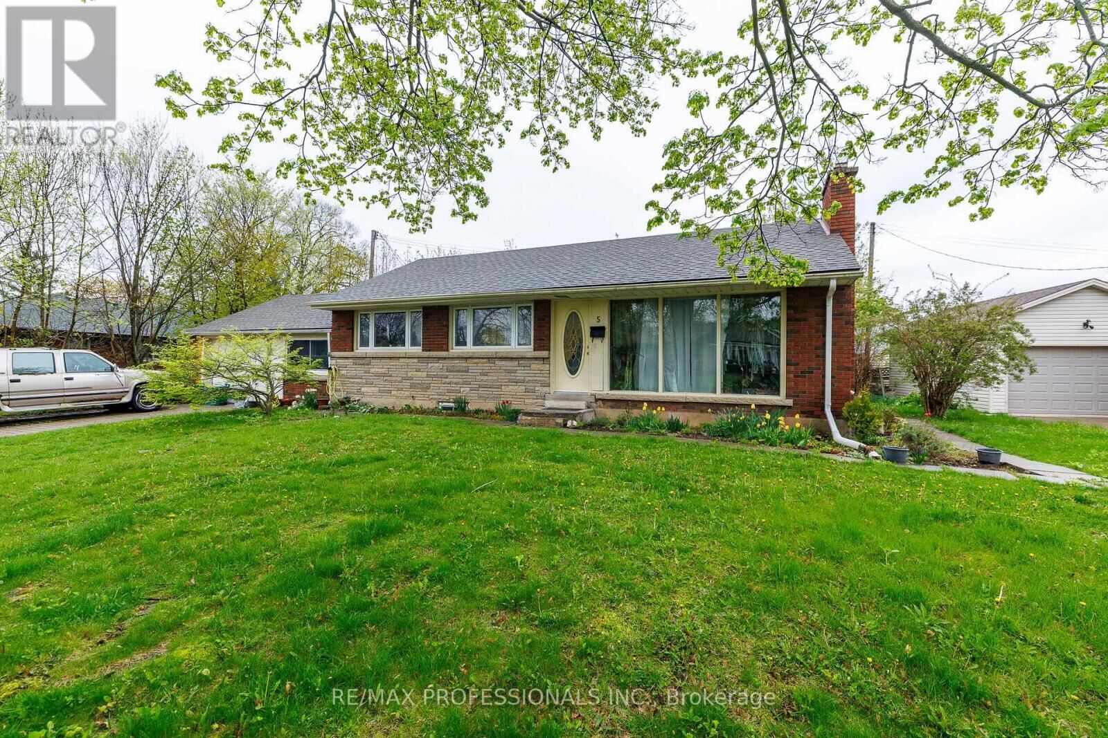 Property Photo:  5 Bryne Boulevard Bsmt  ON L2T 2H8 
