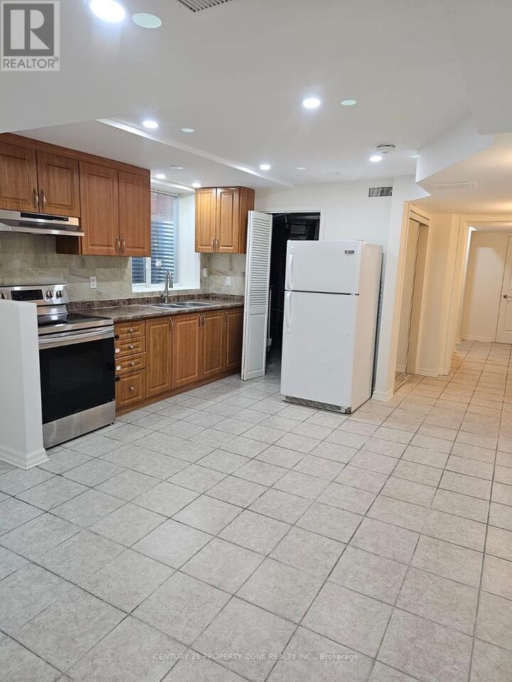 Property Photo:  11 Chalkfarm Crescent  ON L7A 3V8 