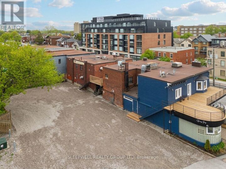 Property Photo:  221 Echo Drive  ON K1S 1N1 