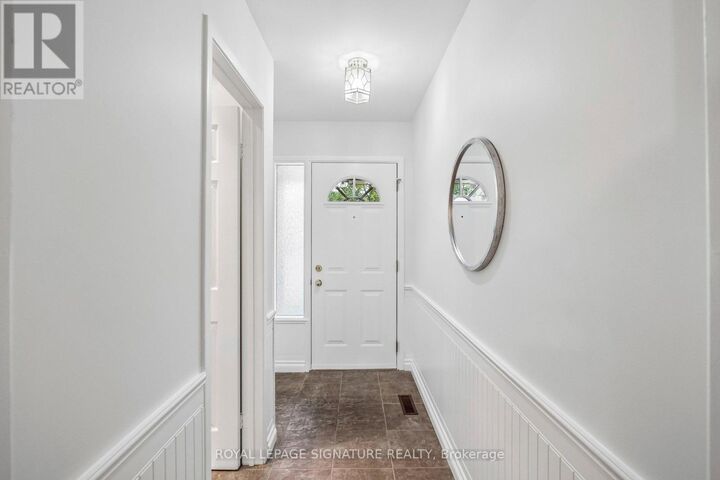 Property Photo:  5 Michael Boulevard 13  ON L1N 5P4 