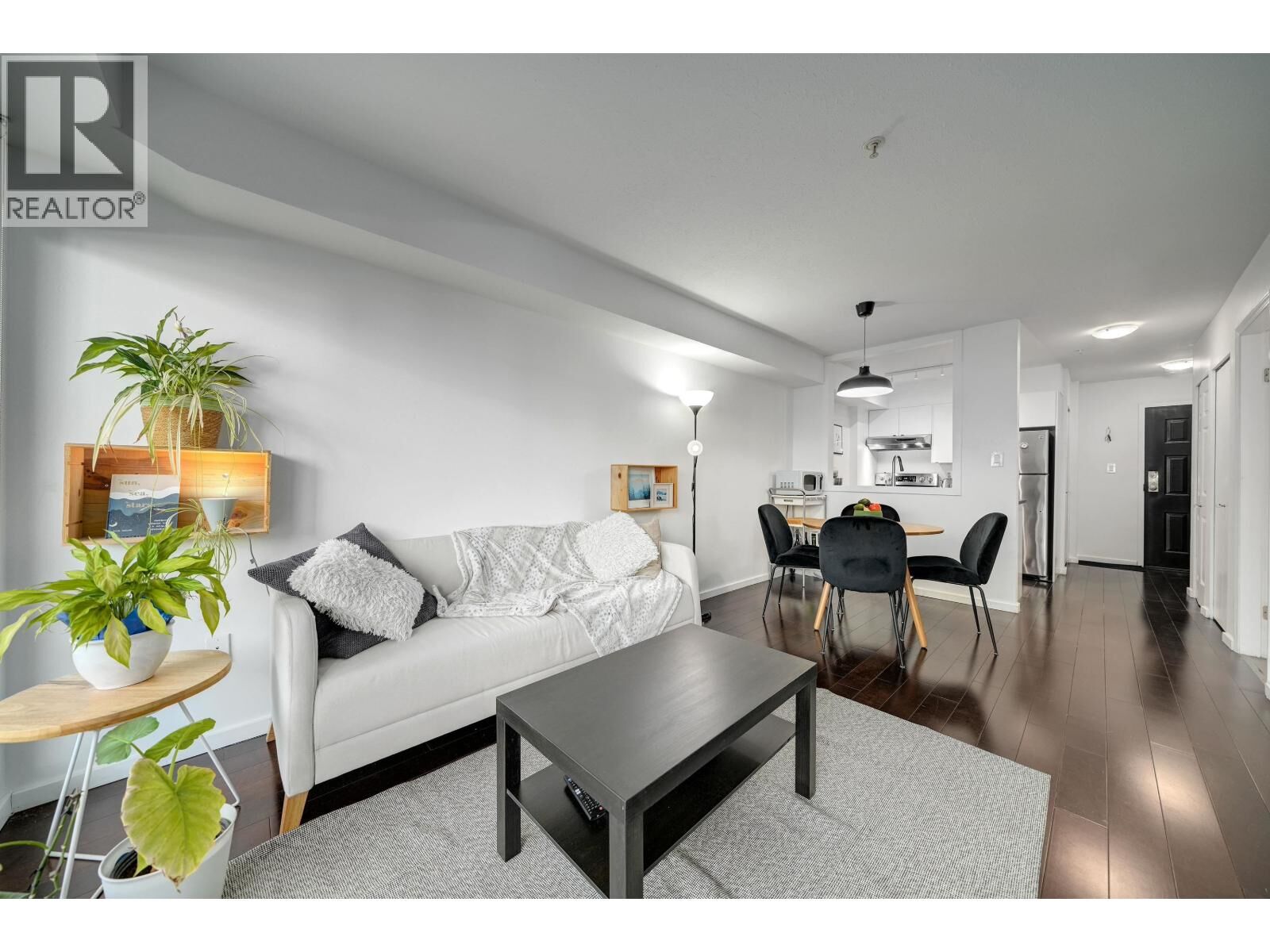 Property Photo: 1099 East Broadway 210 BC V5T 1Y5