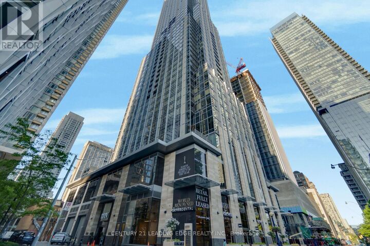 Property Photo:  11 Yorkville Avenue 3005  ON M4W 0B7 