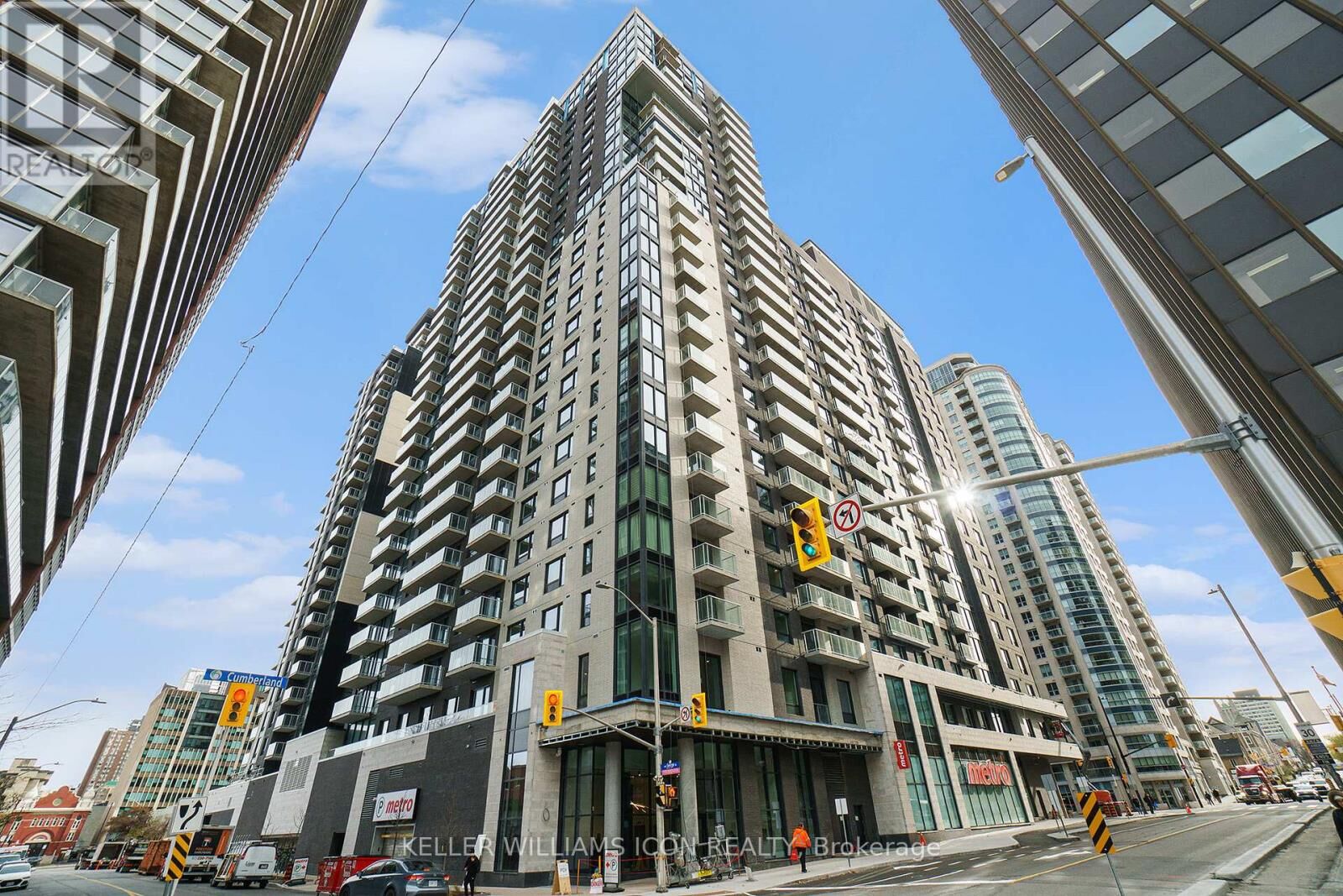 Property Photo:  180 George Street 2109  ON K1N 0G8 