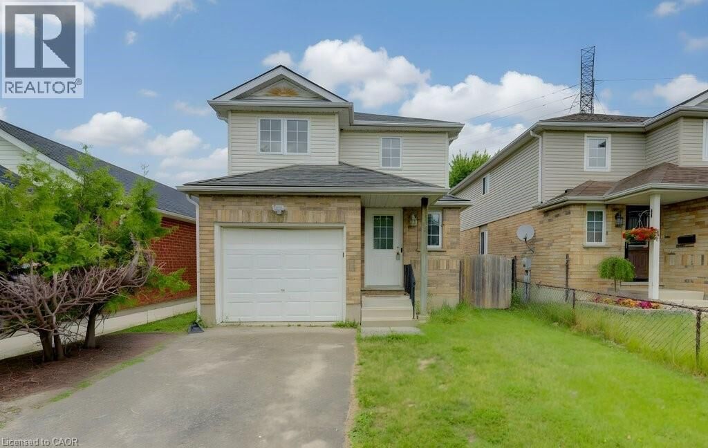 Property Photo:  58 Orchid Crescent  ON N2E 3N3 
