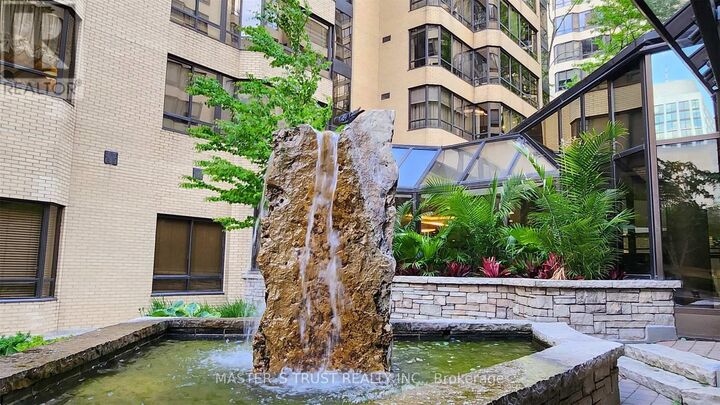Property Photo:  195 Patrick Street 404B  ON M5T 2Y8 