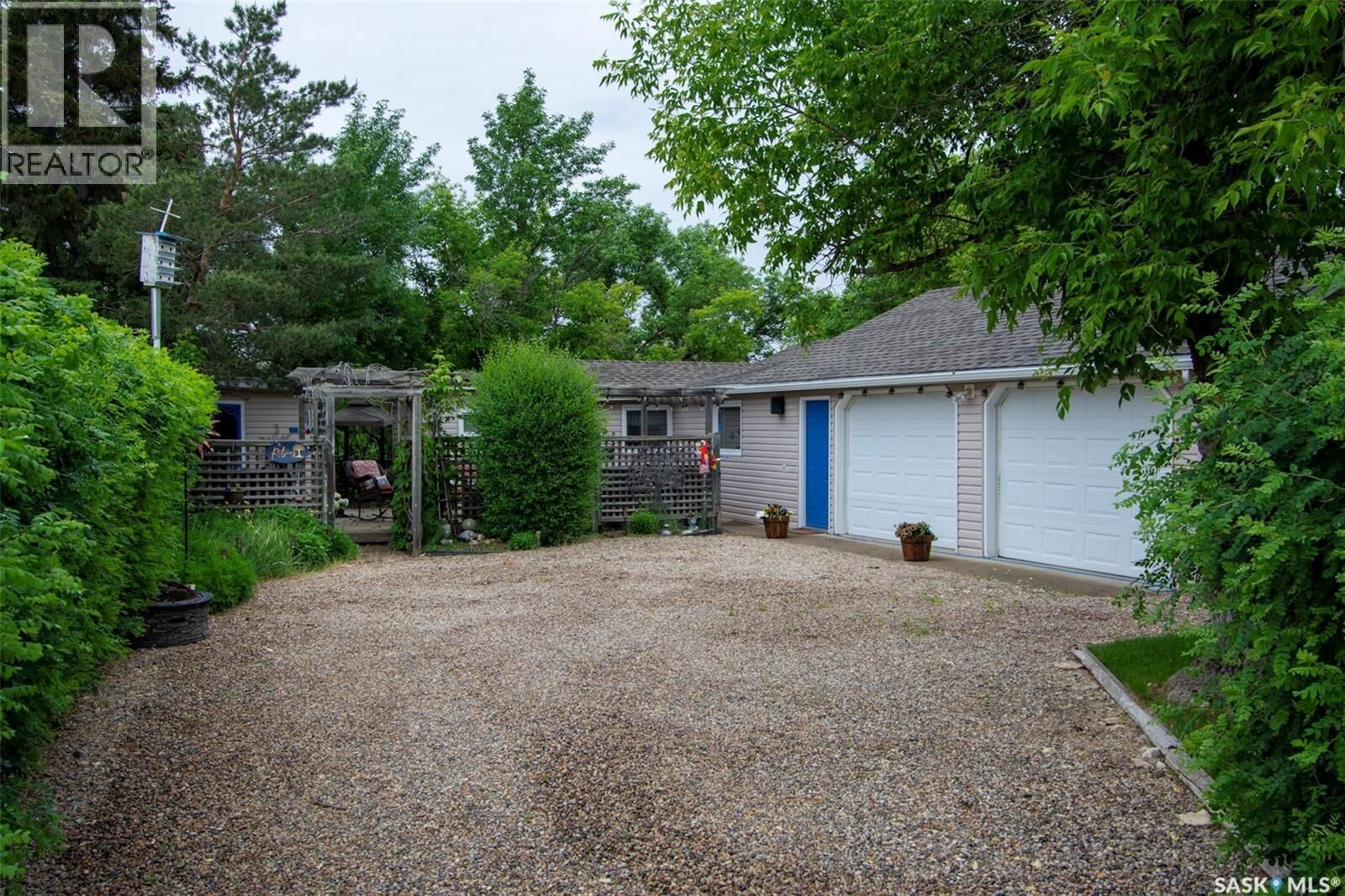 Property Photo: 106 Nicoll Avenue SK S0G 4C0