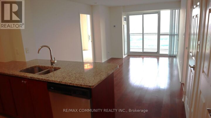 Property Photo: 88 Grangeway Avenue 2207 ON M1H 0A2