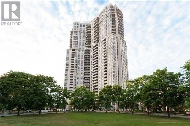 Property Photo: 35 Kingsbridge Garden Circle 1008 ON L5R 3Z5
