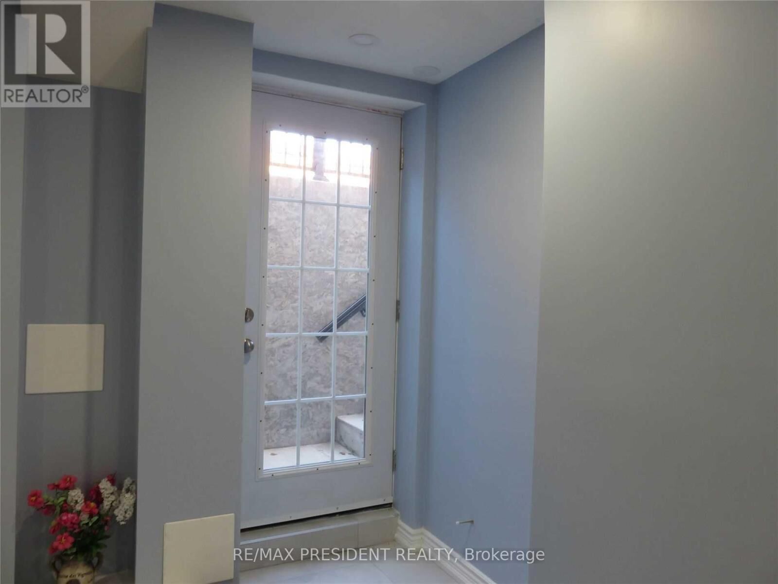 Property Photo:  32 Ventura Avenue Bsmt  ON L6Y 4Y8 