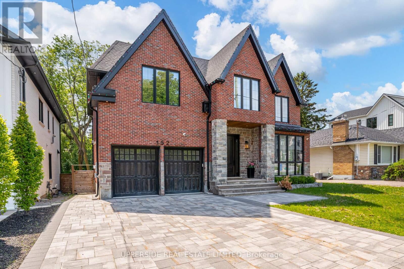 Property Photo: 152 Wells Street ON L4G 1T7