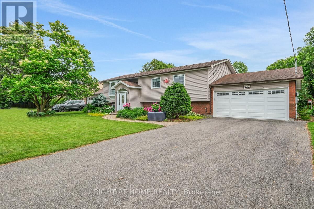 Property Photo:  300 Maple Street  ON K4R 1B4 