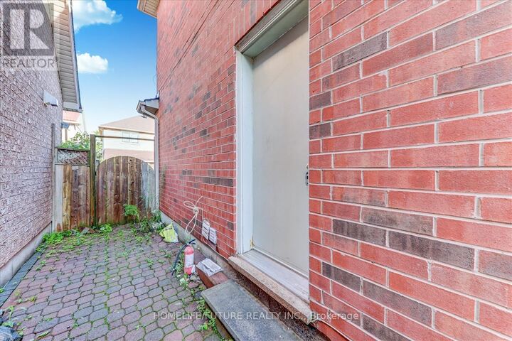 Property Photo:  11 Bobolink Avenue Bsmt  ON M1X 1Y6 