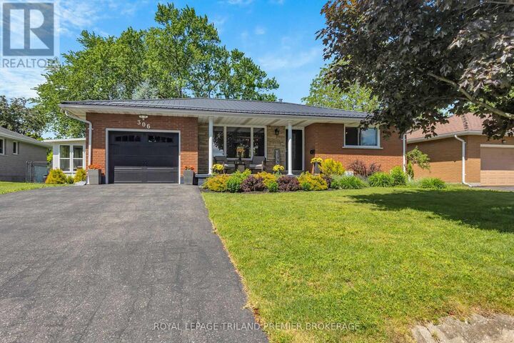 Property Photo: 306 Adams Avenue ON N4B 2Y5
