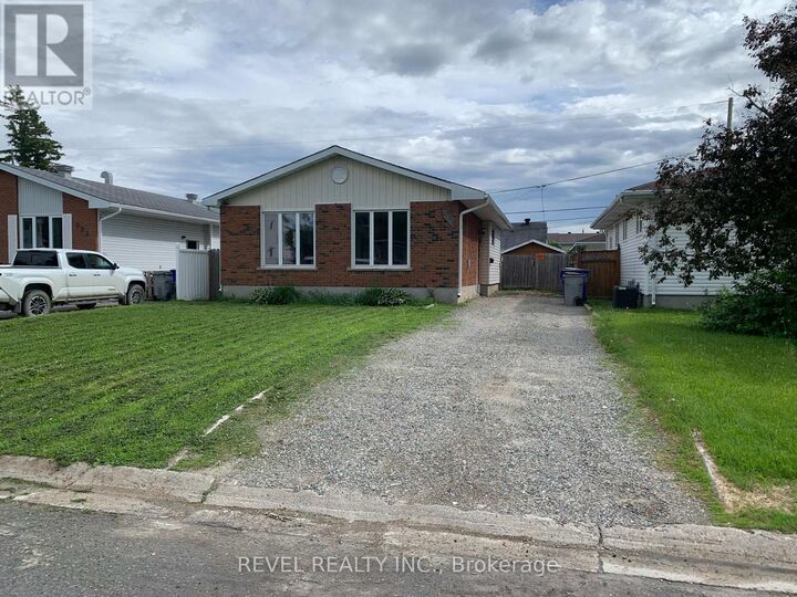 Property Photo:  597 Spooner Drive  ON P4N 4R6 