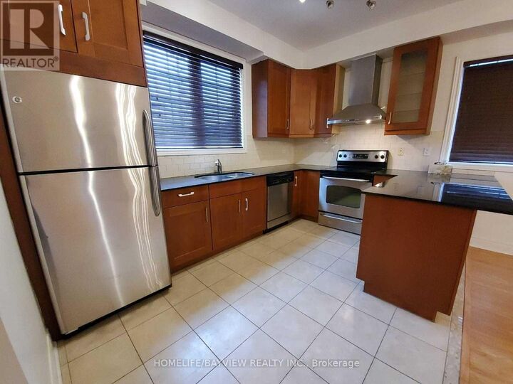 Property Photo:  215 16th Avenue 18  ON L4C 0T9 