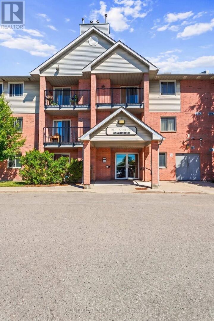 Property Photo: 144 Conway Drive 55 ON N6E 3N3